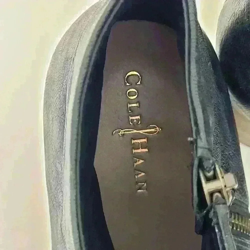 Cole Haan Cassidy Black Leather Bootie Sz 8.5 - Picture 9 of 16